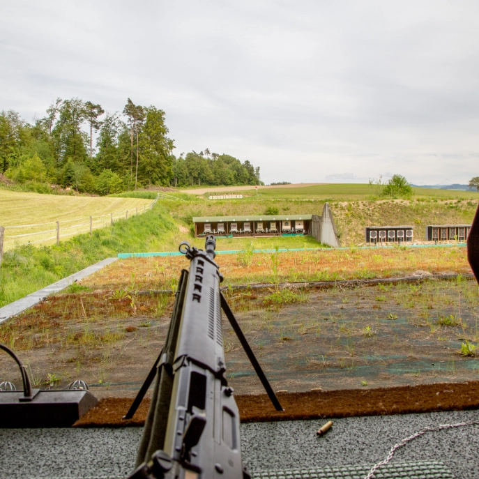 Sturmgewehr 90 (Stgw 90) auf Schiessstand