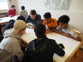 Foto 5 Zuger Flüchtlinge im Lernflügel