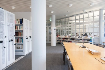 Lesesaal und Bibliothek des Staatsarchivs Zug