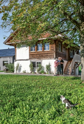 Sennhaus, Vorderansicht mit Treppe und Eingang