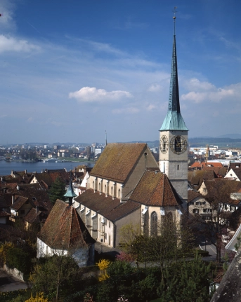 In Zusammenarbeit mit der Katholischen Kirchgemeinde Zug bietet das Amt für Denkmalpflege und Archäologie eine Führung zu den Skulpturen der Kirche St. Oswald an. Foto: ADA Zug, Alois Ottiger