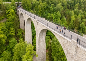 Brückenkofp der alten Lorzentobelbrücke Seite Menzingen