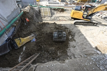 Verletzter Mann nach Arbeitsunfall