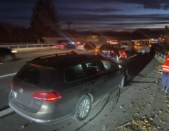 Zwei verletzte Personen und Blechschaden im Feierabendverkehr