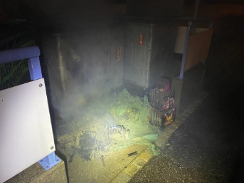 Feuerwerk verursacht Containerbrand