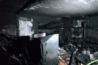 Starke Rauchentwicklung im Keller eins Mehrfamilienhauses - Bild 2
