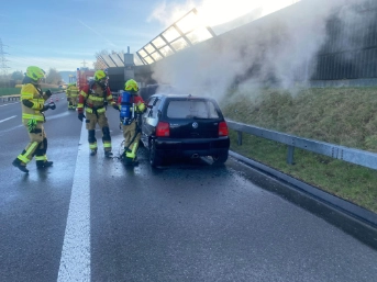 Fahrzeugbrand im Morgenverkehr - Bild 2