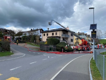 Dachstockbrand verursacht grossen Sachschaden - Bild 2