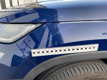 Parkierte Autos mutwillig beschädigt