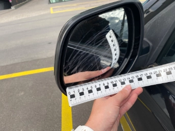 Parkierte Autos mutwillig beschädigt