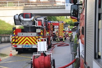 Brand in einem Mehrfamilienhaus