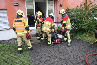 Brand in einem Mehrfamilienhaus